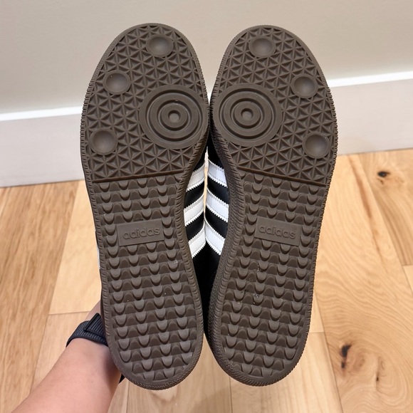 LIKE NEW Adidas Men’s Samba OG Sneakers - Picture 6 of 8